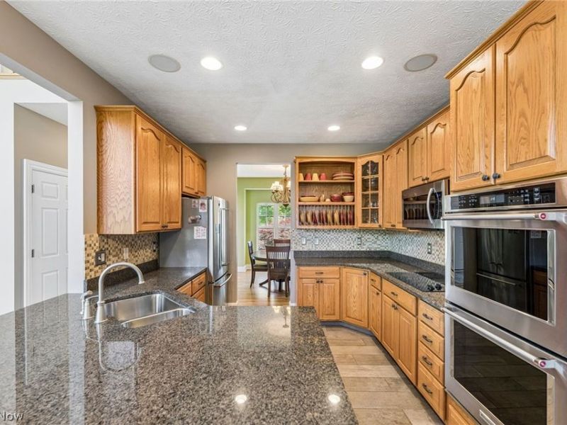 31904 Fieldstone Circle , Avon Lake, OH 44012 Photo 8