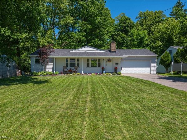 6185 Ridgebury Boulevard , Mayfield, OH 44124