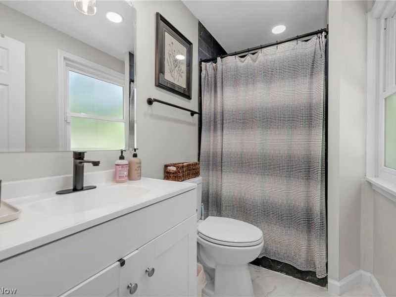 6185 Ridgebury Boulevard , Mayfield, OH 44124 Photo 26
