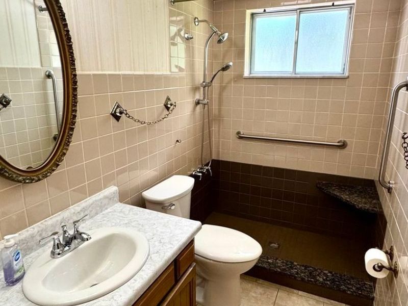 5527 Meadow Lane , Bedford, OH 44146 Photo 12