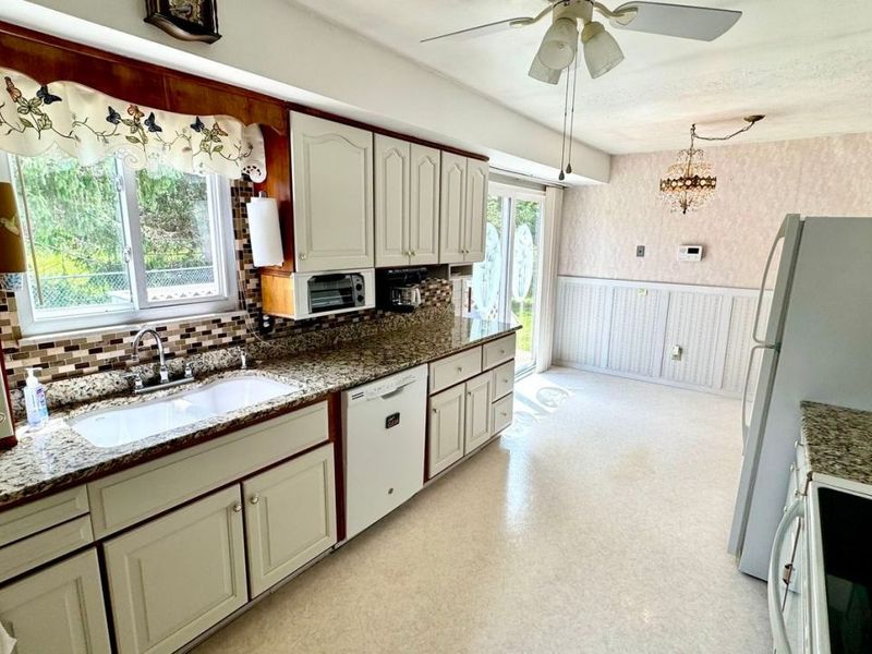 5527 Meadow Lane , Bedford, OH 44146 Photo 4