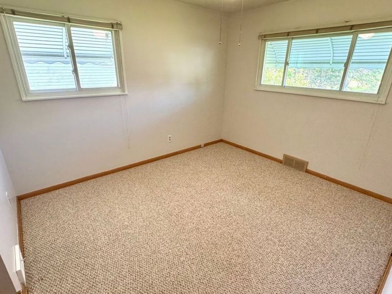 5527 Meadow Lane , Bedford, OH 44146 Photo 8