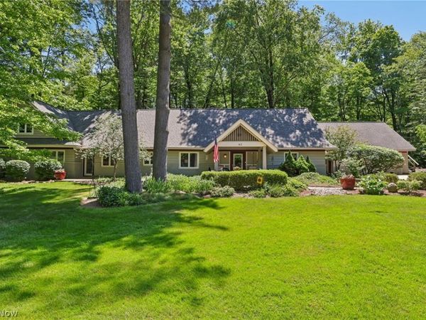 62 Morningside Drive , Chagrin Falls, OH 44022