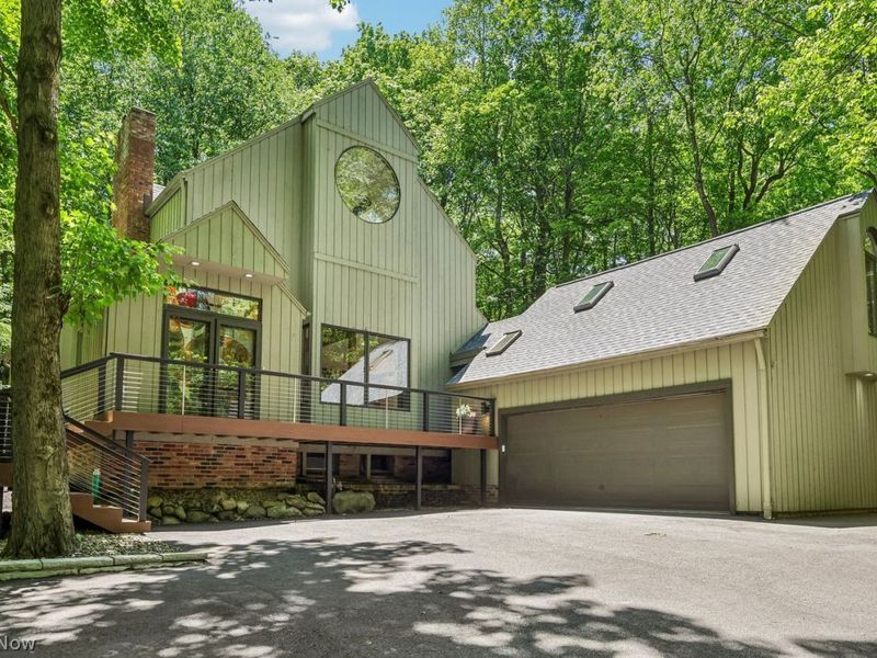 8395 Lucerne Drive , Chagrin Falls, OH 44023 Photo 2