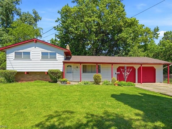 6407 Parkland Avenue , Brook Park, OH 44142