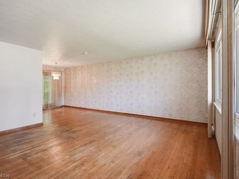 6407 Parkland Avenue , Brook Park, OH 44142 Photo 5