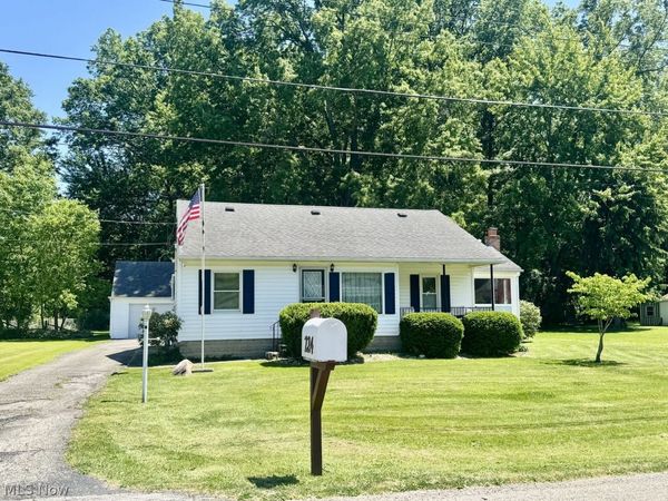 224 Oakwood Street , Elyria, OH 44035
