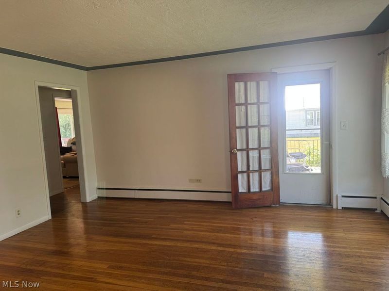 224 Oakwood Street , Elyria, OH 44035 Photo 3