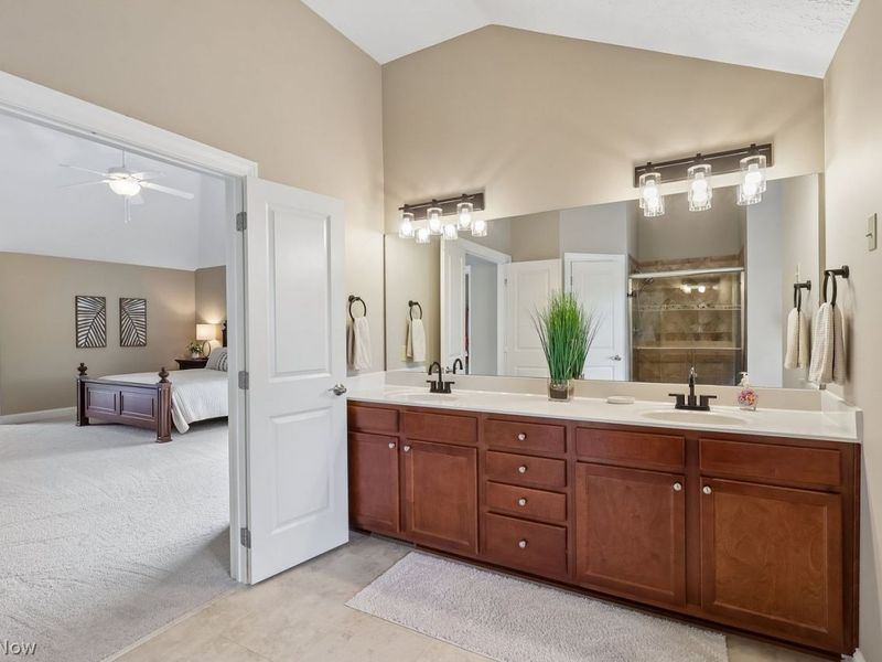 11850 N Churchill Way , Strongsville, OH 44149 Photo 26
