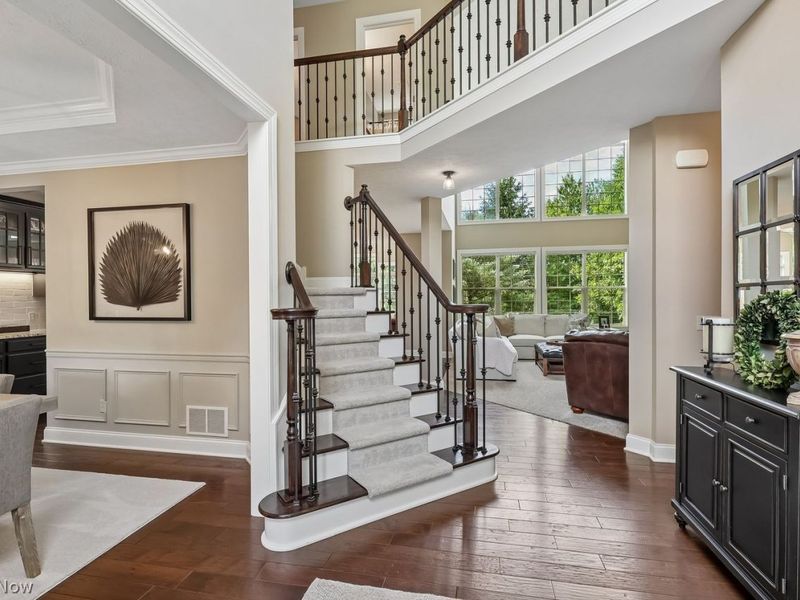 11850 N Churchill Way , Strongsville, OH 44149 Photo 3