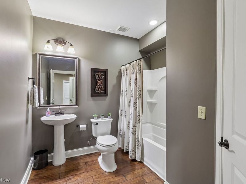 11850 N Churchill Way , Strongsville, OH 44149 Photo 42
