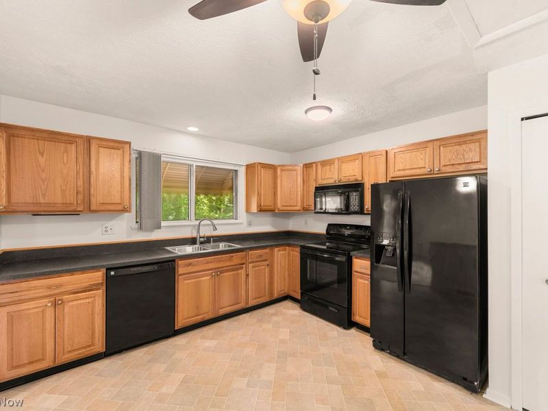 19622 Hunt Road , Strongsville, OH 44136 Photo 11