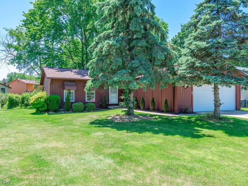 19622 Hunt Road , Strongsville, OH 44136 Photo 3