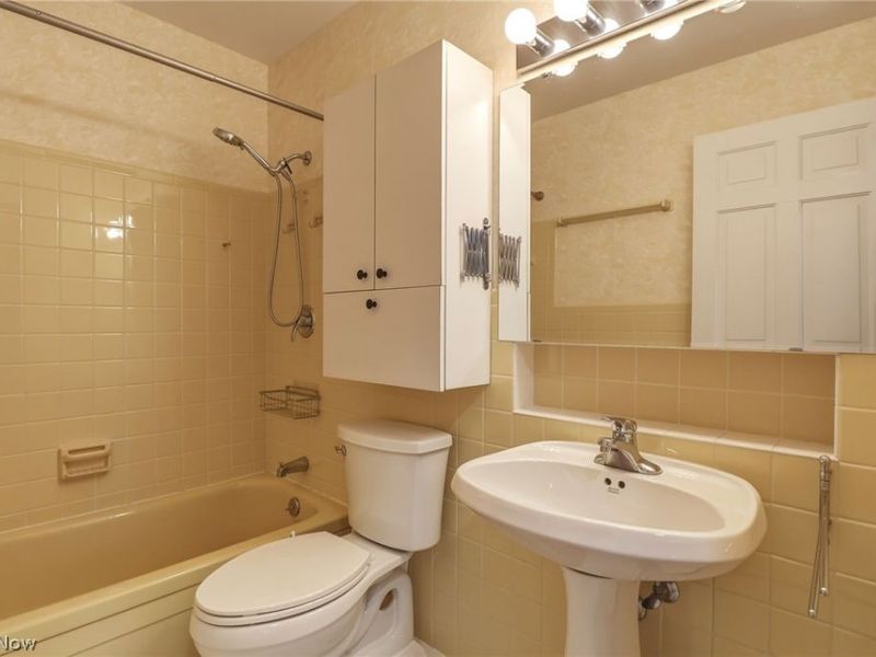 664 San Moritz Drive , Akron, OH 44333 Photo 34