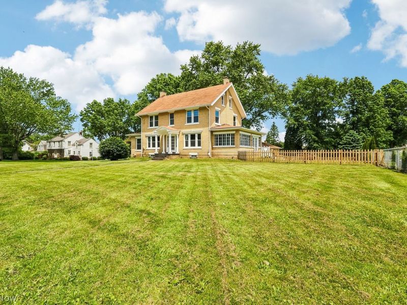 3405 Lincoln Street E, Canton, OH 44707 Photo 2