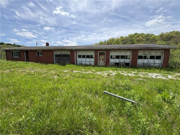 5479 Route 422 Hwy , Indiana, PA 15701