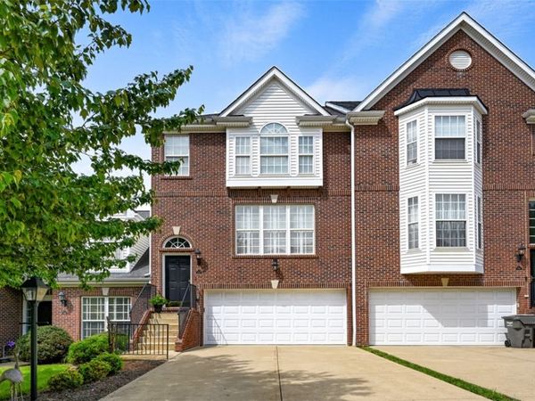 532 E Vanderbilt Dr , Mars, PA 16046