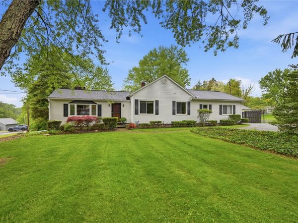 2907 Old Plank Rd, New Castle, PA 16105