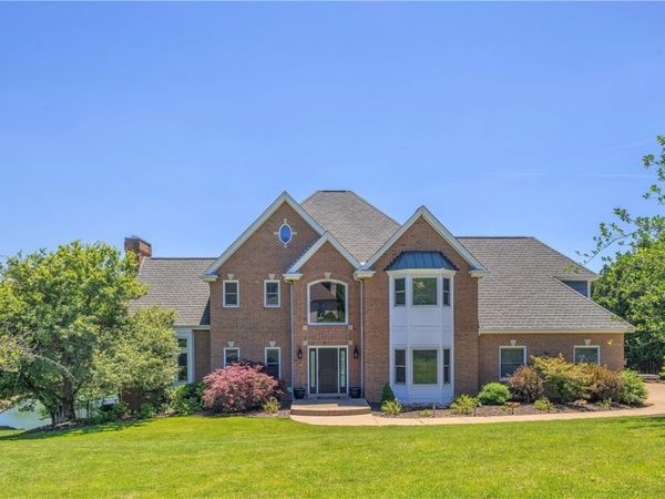 7 Hawthorne Ln , Irwin, PA 15642