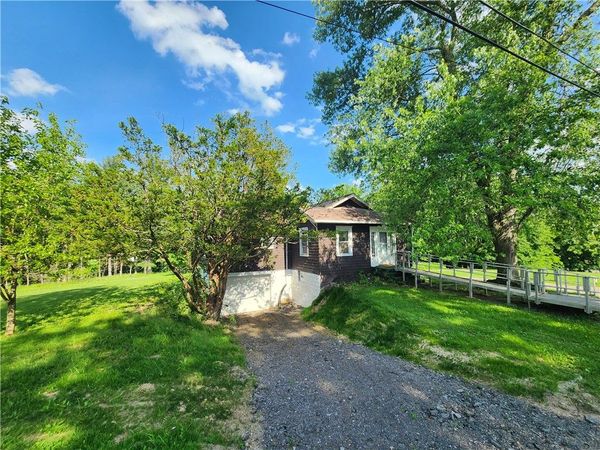 634 Scotland Ln , New Castle, PA 16101