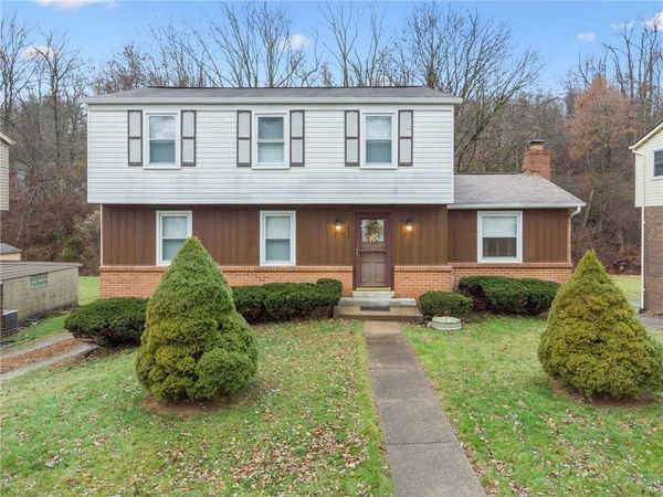 690 Pine Valley Dr, Pittsburgh, PA 15239