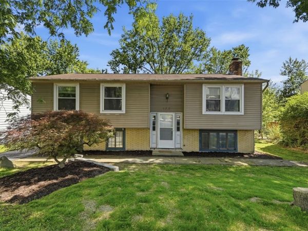 138 Hunting Creek Road , Canonsburg, PA 15317