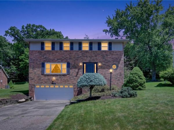 1155 Greenbriar Rd, Bethel Park, PA 15102