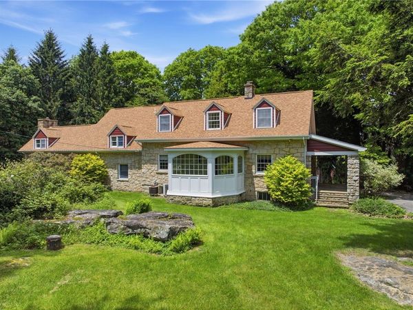 2541 Springfield Pike , Connellsville, PA 15425