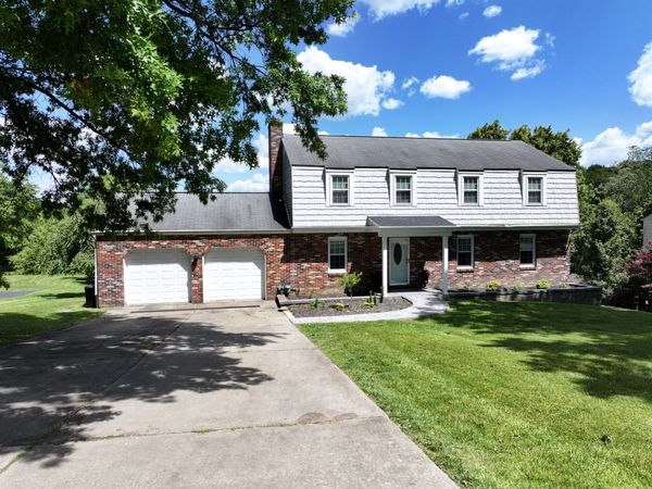 1373 Magee Road , Sewickley, PA 15143