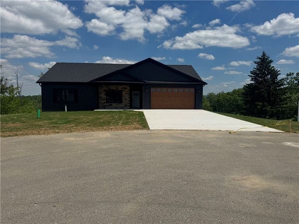 10 VINCENT DRIVE , Unit 4, Uniontown, PA 15401