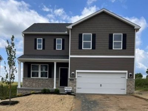 343 Leslie FarmsDr, Evans City, PA 16033