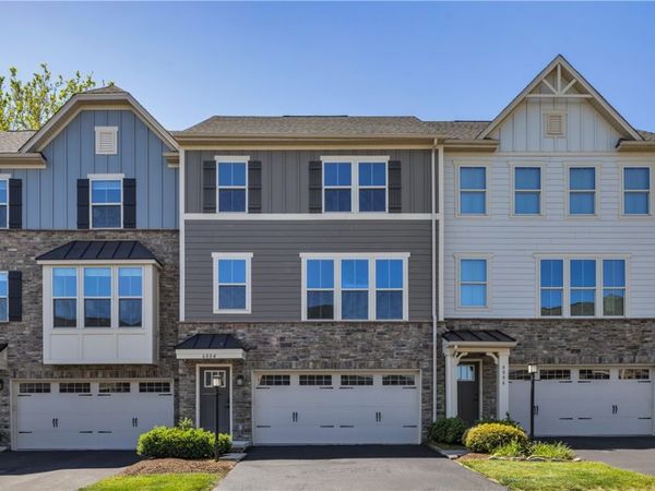 6004 Augusta Ln, Jeannette, PA 15644