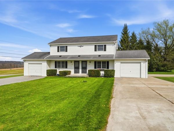 323 Brewster Rd, New Castle, PA 16102