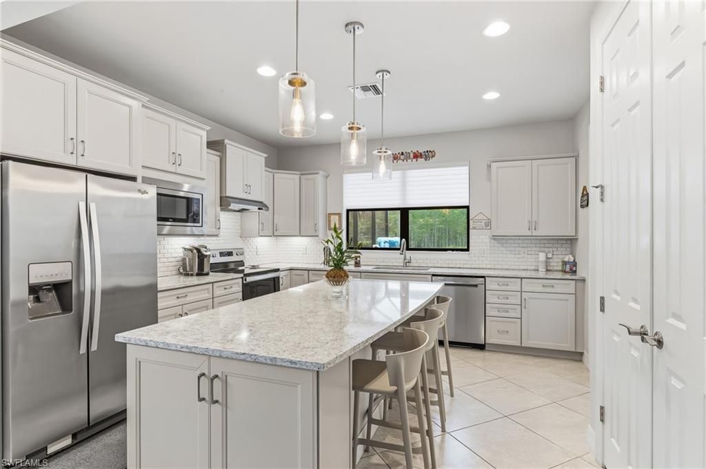 10947 Glenhurst St , Fort Myers, FL 33913 Photo