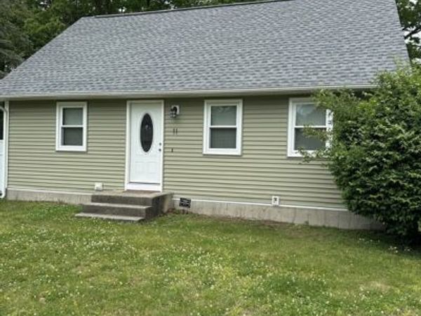 11 Friar Tuck Ln, Oxford, MA 01540