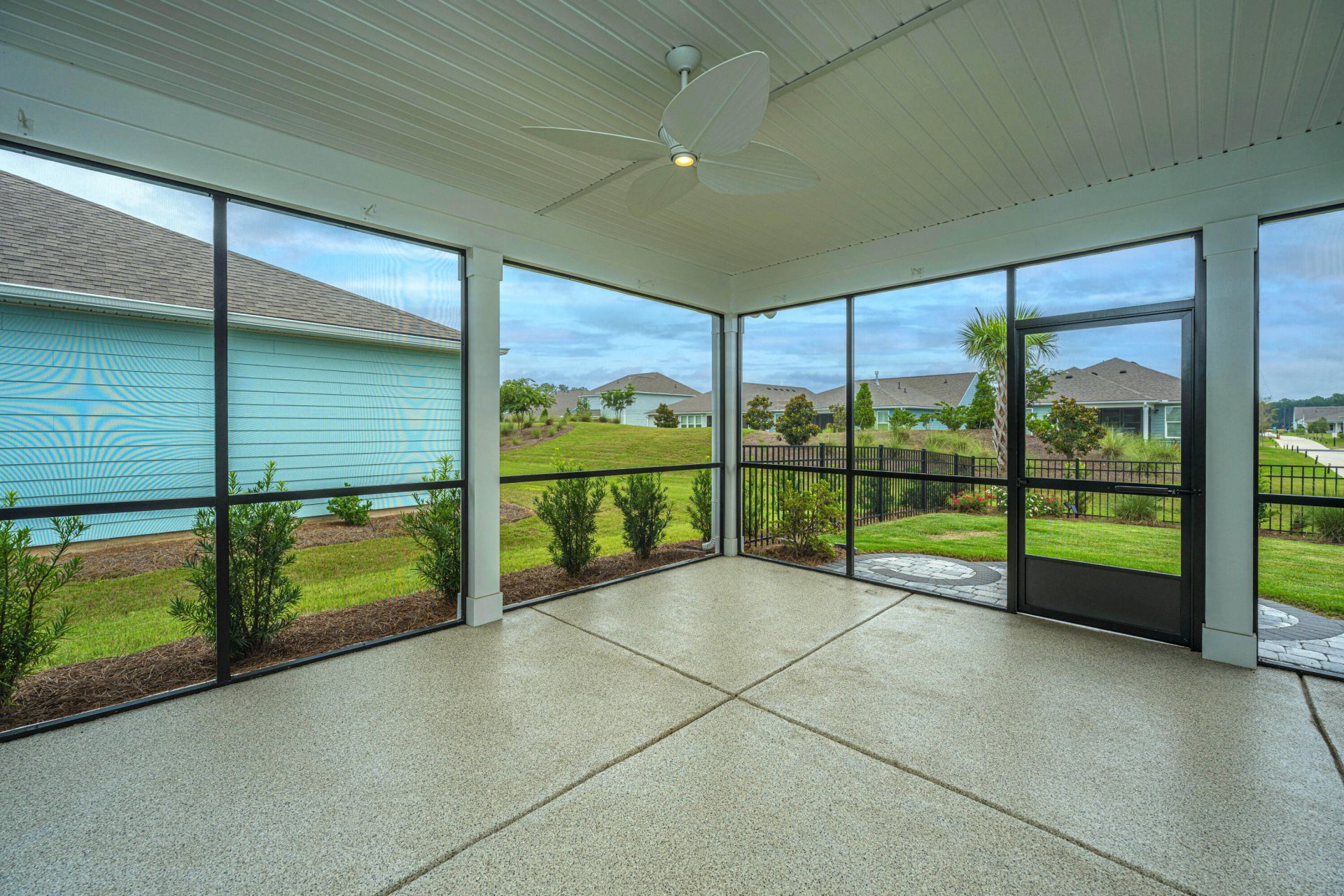 322 Autumn Azalea Way Photo 18