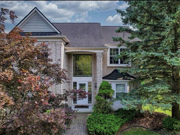 29301 Morningview Street, Unit 86, Farmington, MI 48334