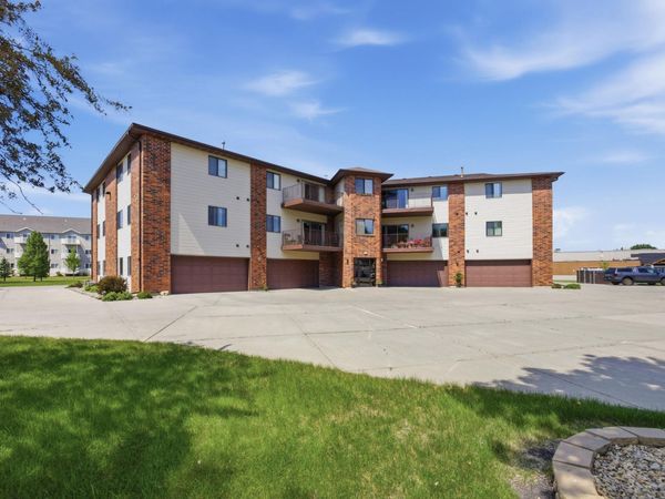 2629 35th Avenue S, Unit 305, Fargo, ND 58104