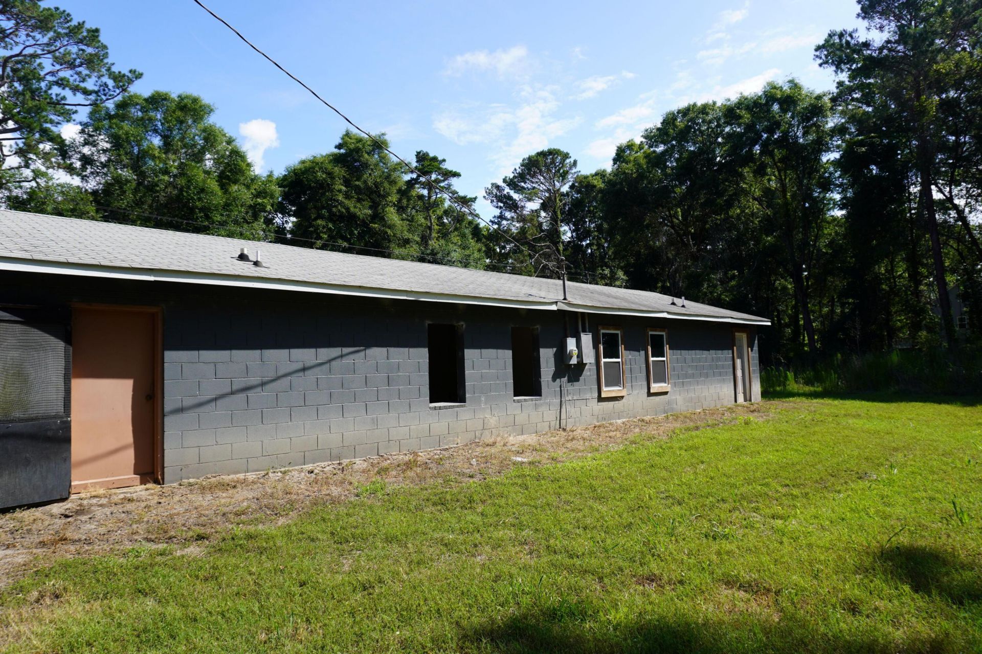 4685 River Road  Photo 5