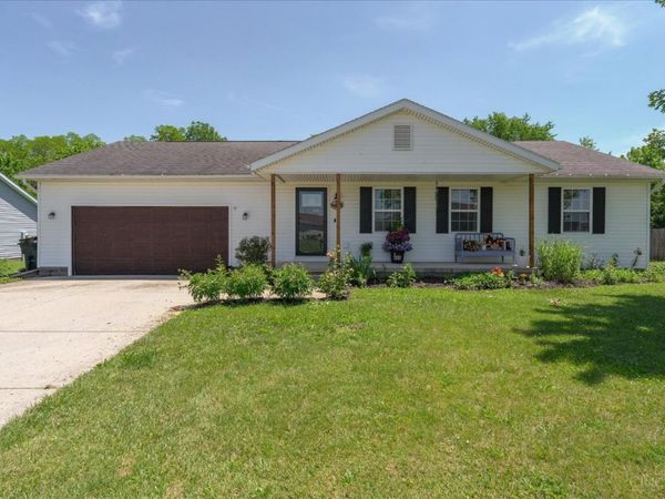 895 Riverbirch Rd, Washington Court Hous, OH 43160