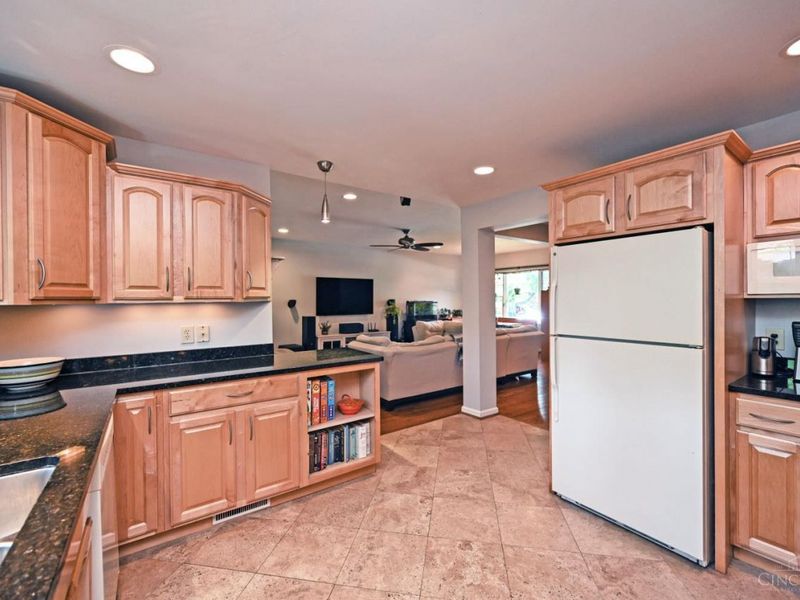 2590 Bonnie Drive, Cincinnati, OH 45230 Photo 16