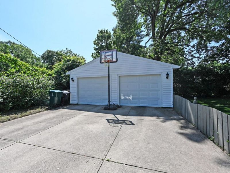 2590 Bonnie Drive, Cincinnati, OH 45230 Photo 45