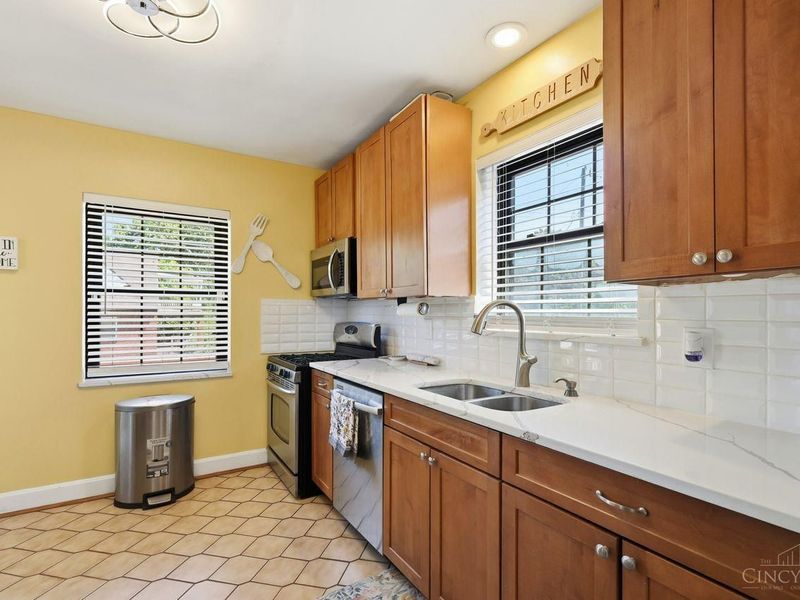 5651 Colerain Avenue, Cincinnati, OH 45239 Photo 8