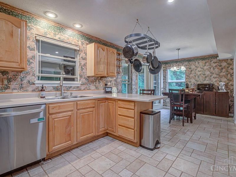 131 Terrace Court, Fairfield, OH 45014 Photo 3