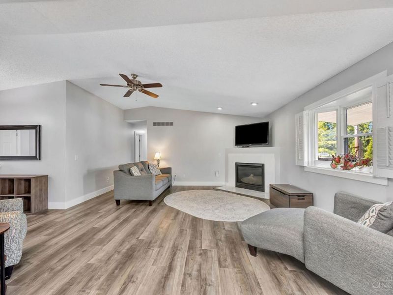 3783 Hickory View Drive, Fairfield Twp, OH 45011 Photo 6
