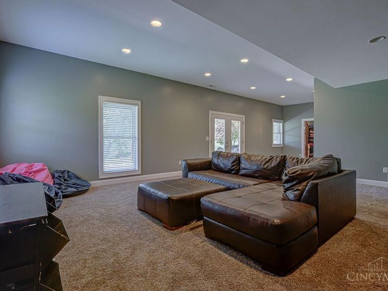 5725 Curnie Drive, Hamilton, OH 45013 Photo 17