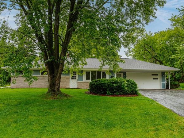 N78W16300 Carl Ross DRIVE, Menomonee Falls, WI 53051