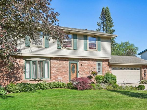 205 Fox Glen ROAD, Fredonia, WI 53021