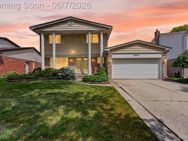 20257 Coachwood Road W, Riverview, MI 48193