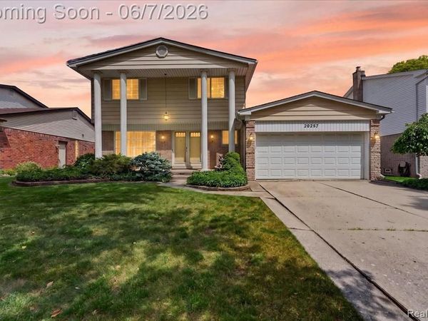 20257 Coachwood Road W, Riverview, MI 48193
